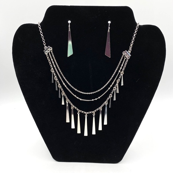 METAL Triple Strand Silver Tone Necklace & Earrings Set NWOT - Picture 5 of 5